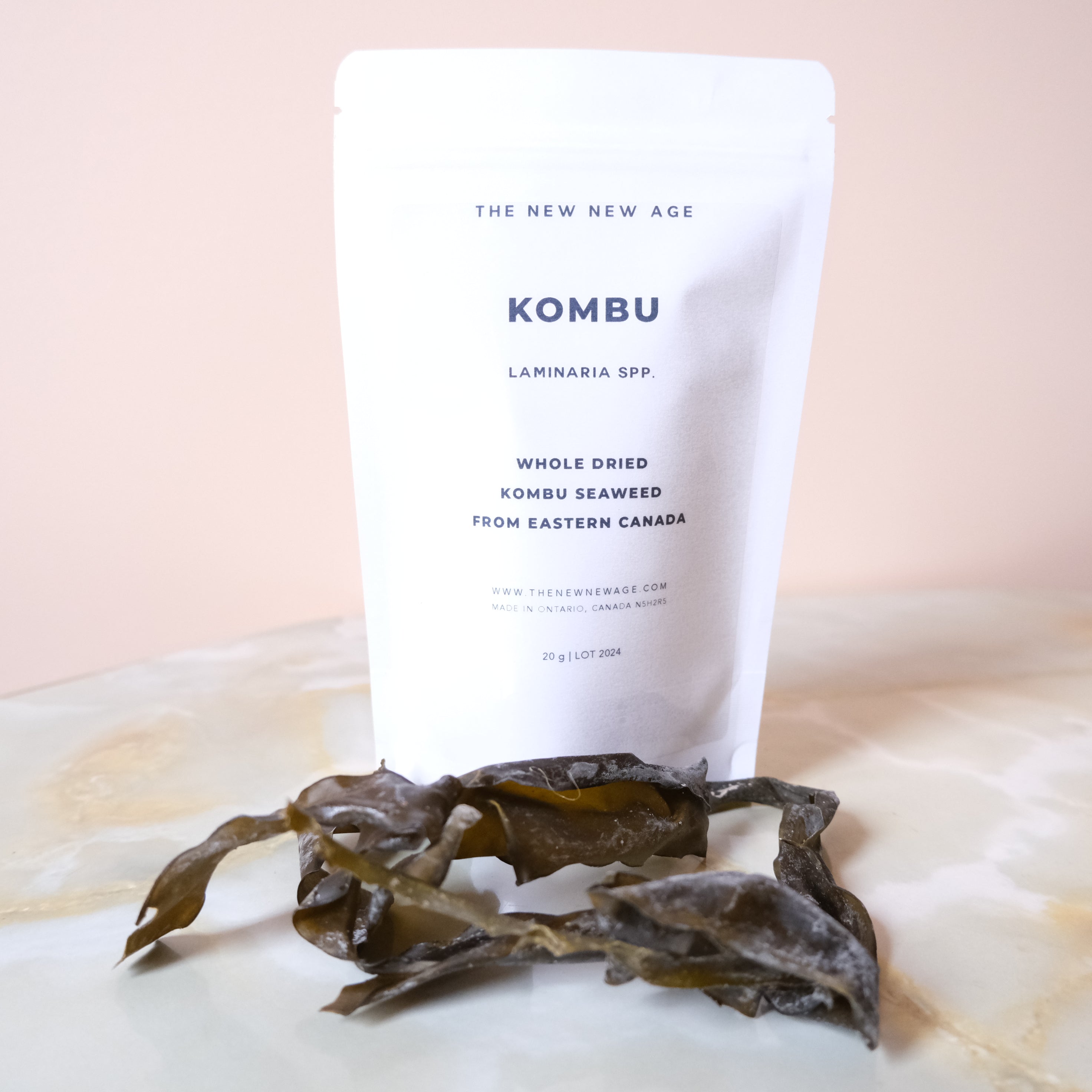 Dried whole kombu seaweed