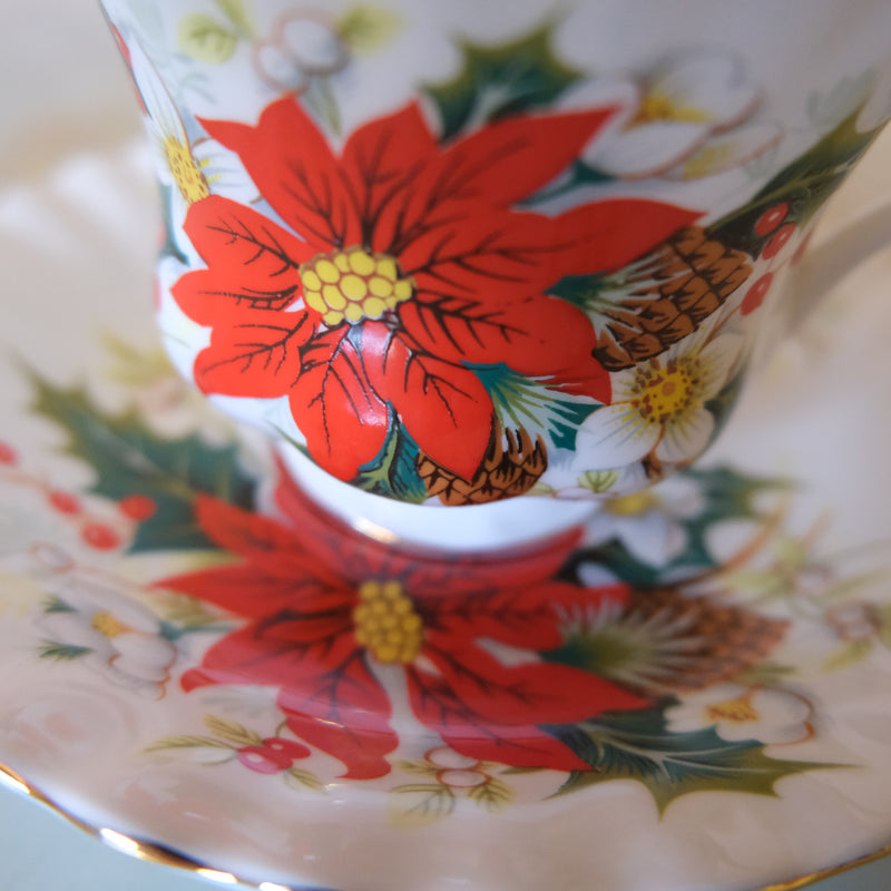 Royal Albert Bone China Tea Cup and Saucer: Yuletide