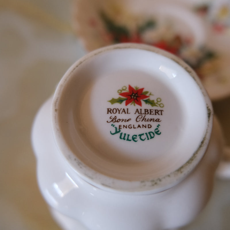 Royal Albert Bone China Tea Cup and Saucer: Yuletide