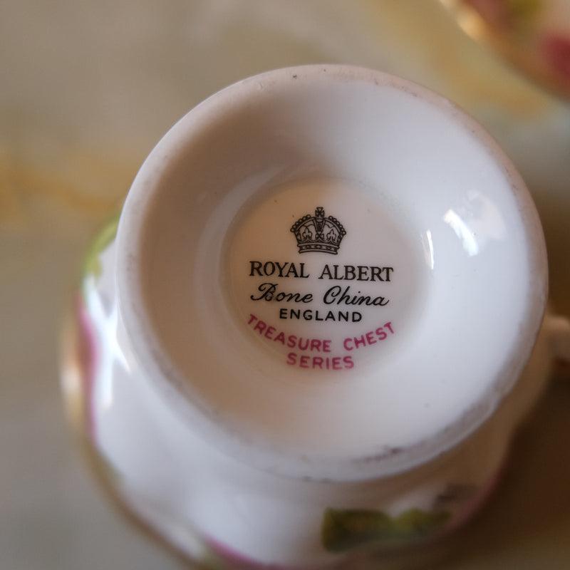 Royal Albert Bone China Tea Cup and Saucer: Treasure Chest Series